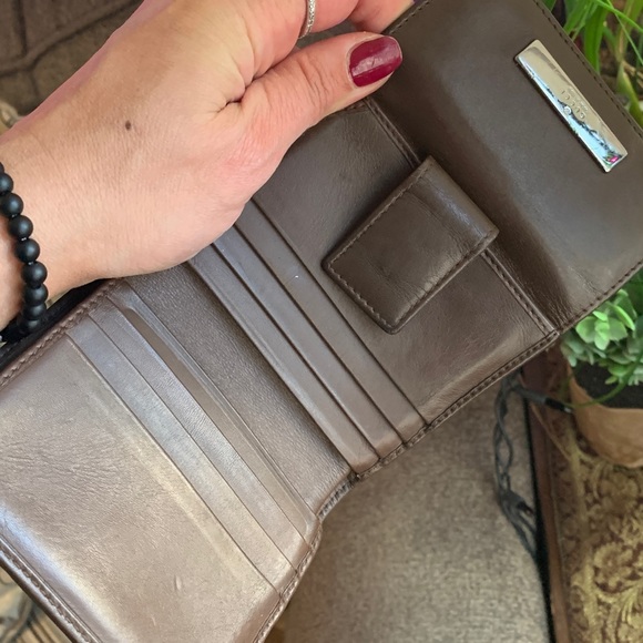 1DAY SALE🔥Authentic GUCCI Monogrammed interlocking GG canv /leather snap wallet - Picture 10 of 16